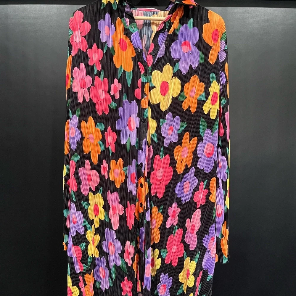 Peppermayo plisse contrast collar shirt dress in floral print - Picture 6 of 6
